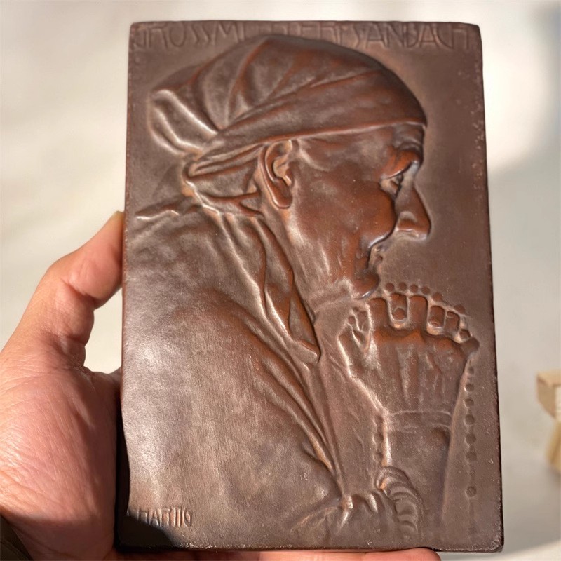 Escultura en relieve de figura - Collectible Vintage Photos reseña y precio